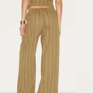 NWT PrettyLittleThing B